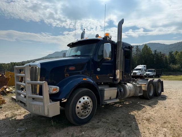 2015 Peterbilt 567 Tractor Truck