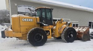 2003 Deere 824J Loader