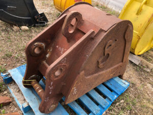 24" Deere 120 / 135 Excavator Bucket