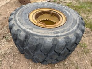 30/65/R25  (750/65R25) Loader / Rock Truck Tire