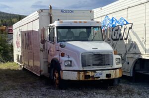 2000 Freightliner FL80 Tandem Axle Side Loader Beverage / Beer Truck