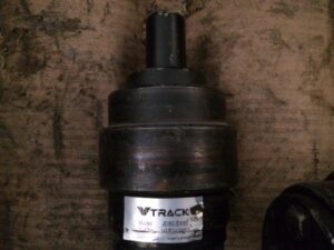 80 Deere Track Carrier Roller