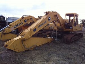 John Deere 790DLC .... PARTING OUT