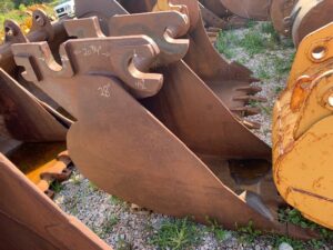 28" Wedge Lock Excavtor Bucket