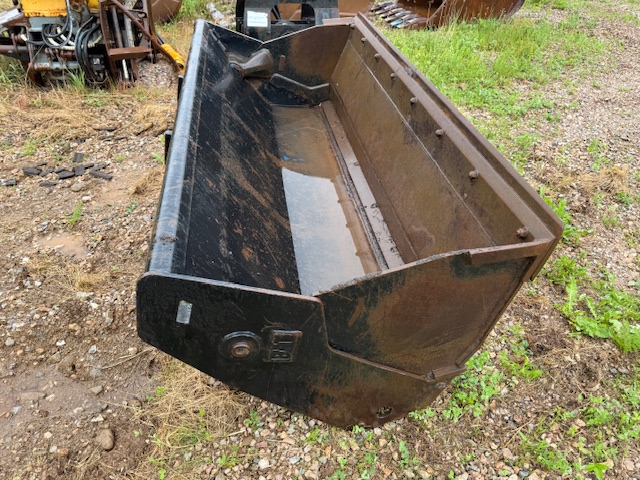 90 Inch, 1.3 Yard CAT IT (4 in 1) QC Backhoe Bucket ... 1