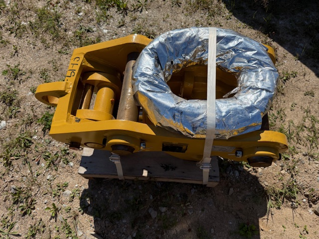 CAT 320; Deere 210, 200 Hyd Pin Grabber QC ... 2
